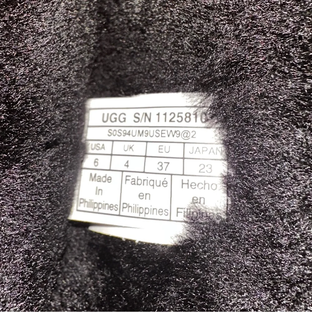 Ugg Aletheia Boot - Black - Size 6 - Picture 3 of 4